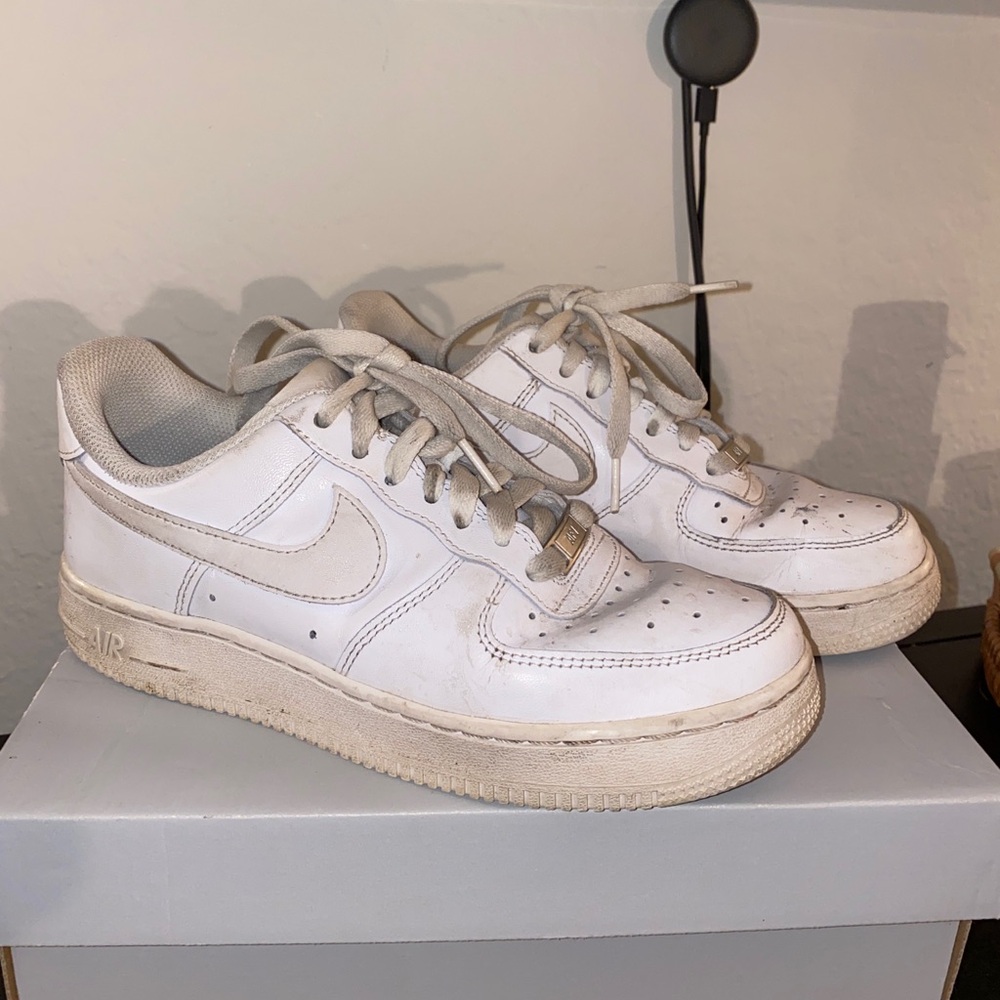 Nike White Leather Women's Sneakers with Light Gray Accents